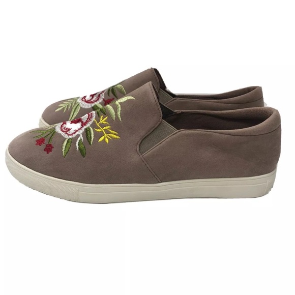 Forever Desire Women's Slip-On Taupe Embroidered Suede Sneakers/Shoes | NEW/NWT! - Picture 5 of 11